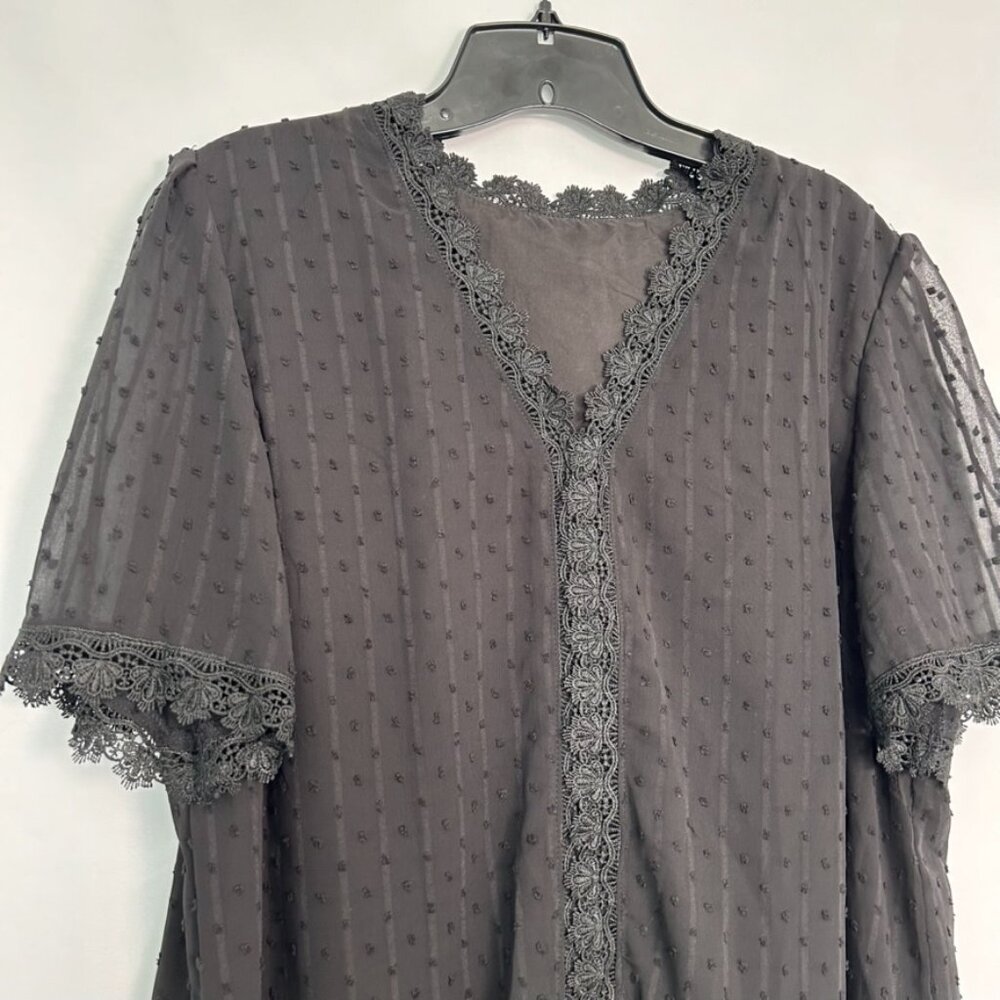 Black Lace‎ Trim Top with Textured Polka Dot Design - Size XL - Picture 2 of 6